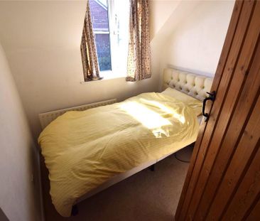 2 bedroom end of terrace house to rent - Photo 3