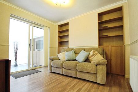 3 bedroom semi-detached house to rent - Photo 3