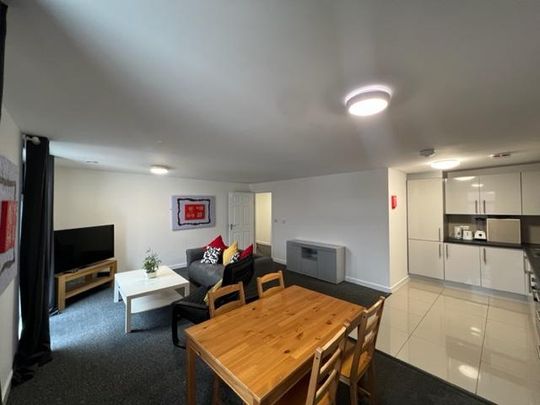 1 bedroom in a flat share to rent - Photo 1