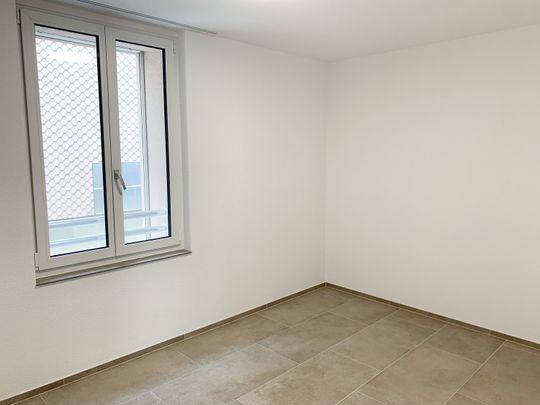 "moderne 3.5-Zimmer-Wohnung mit sonnigem Sitzplatz an zentraler und sonniger Lage" - Foto 1