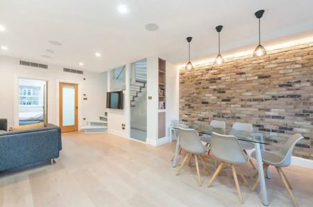 3 Bed Flat, Windmill St, W1T - Photo 3
