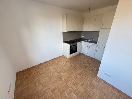 Helle, frisch sanierte 3-Zimmer-Wohnung (ca. 61 m²) inkl. moderner Einbauküche & Parkplatz - Photo 4