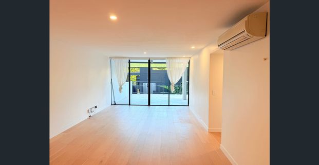 Renovated 2-Bedroom Apartment with Huge Balcony in Prime West End Location - Photo 1