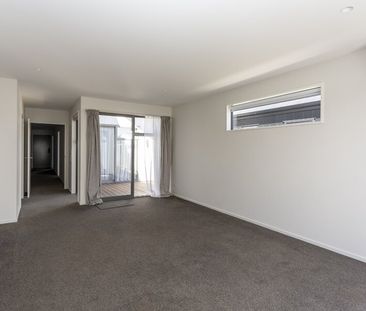 Modern three bedroom home in Halswell! - Photo 2