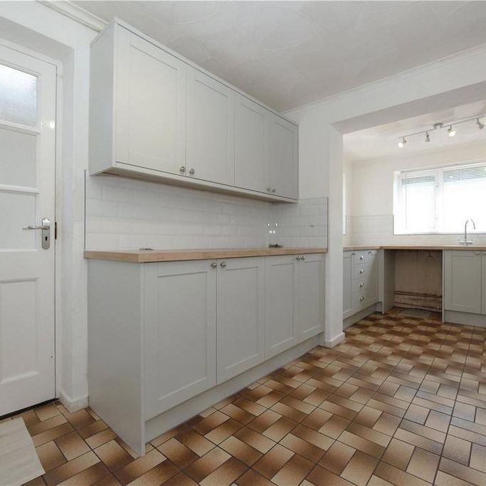 4 bedroom detached house to rent - Photo 1