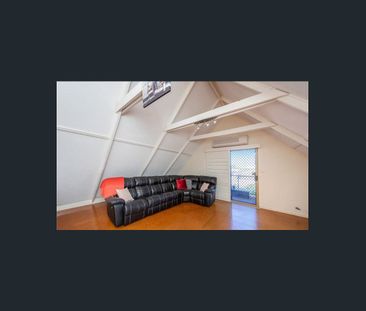 Family Comfort in a Convenient Location - Photo 2