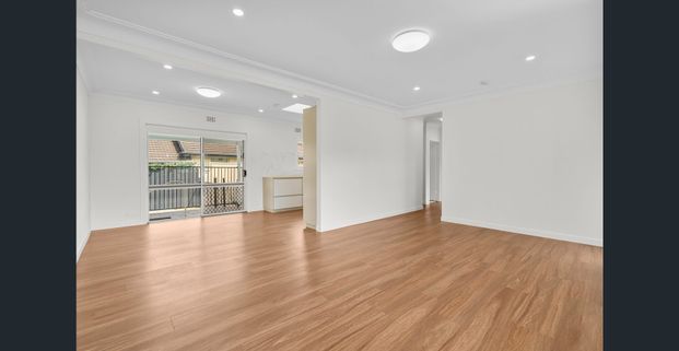 immaculate single level home in quiet convenient no through street - Photo 1
