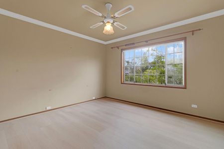 Spacious Family Home with Beautiful Outlook - Photo 3