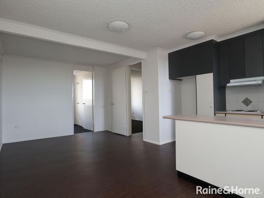 2 BEDROOM UNIT CLOSE TO SHOPS - Photo 1