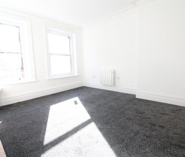 2 bedroom maisonette to rent - Photo 4