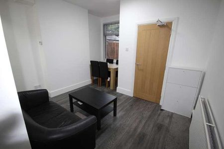 Calais Road (room), Staffordshire, Burton Upon Trent, DE13 - Photo 3