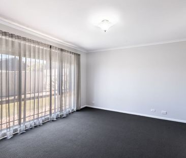 Spacious Family Home in a Prime Coastal Location - Photo 3