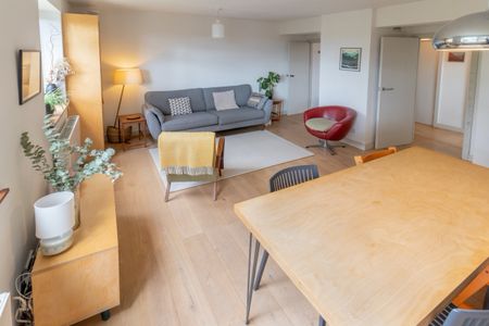 2 Bed Flat, Colin Court, SE6 - Photo 3