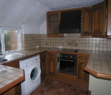 2 bedroom terraced house to rent - Photo 2