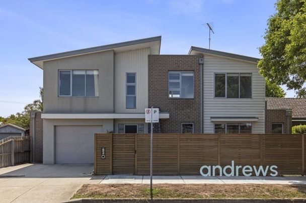 5 Chilwell Street, Geelong - Photo 1