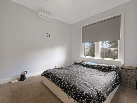 CENTRAL LOCATION - Photo 2