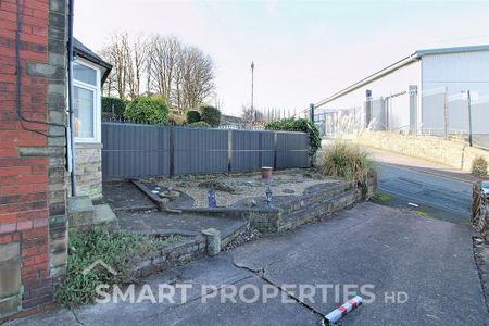 3 bedroom semi-detached house to rent - Photo 2