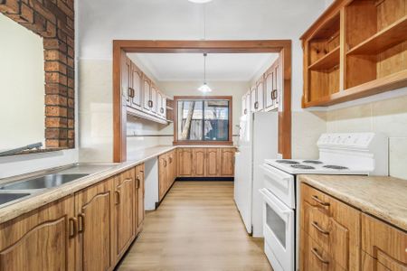 Spacious Four-Bedroom Home - Photo 4