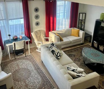 For Lease - 142 Salterton Circle, Vaughan, Ontario - Photo 2