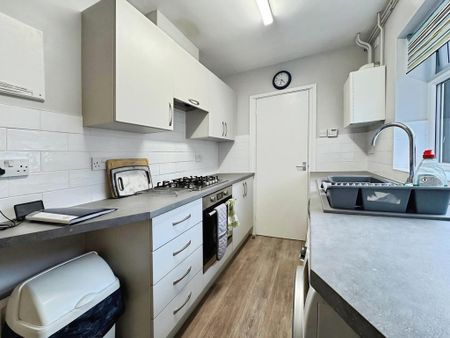 4 bedroom townhouse to rent - Photo 5