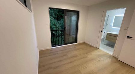 Charming 3BR Home in Glen Eden! - Photo 2