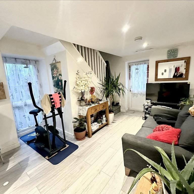 2 bedroom house to rent - Photo 1