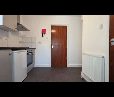 1 Bed Flat, Mount Pleasant Road, N17 - Photo 3