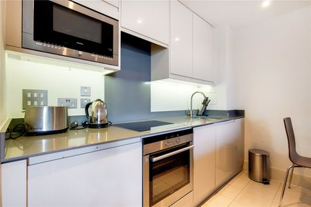 St. George Wharf, London, SW8 2AU - Photo 3