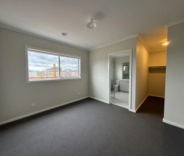 Spacious Family Home in a Prime Melton South Location - Photo 4