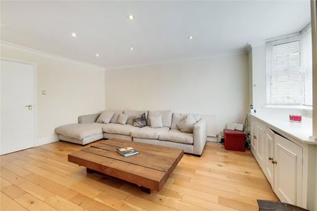 4 bedroom house in London - Photo 2