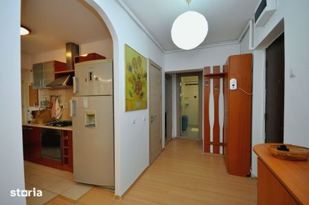 Panduri apartament 2 camere decomandat, etaj 1, renovat recent - Photo 3
