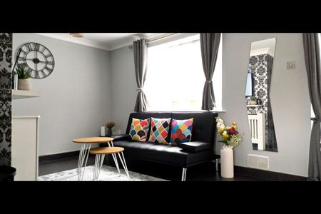 3 Bed Semi-Detached House, Hunts Close, LU1 - Photo 5