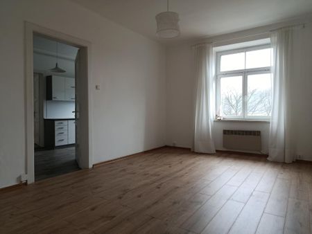 Pronájem bytu 2+1 66 m2 - Photo 4