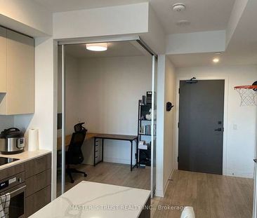 YONGE/FINCH-Bright Roomy 1Bd+Den 2Bath - Photo 4