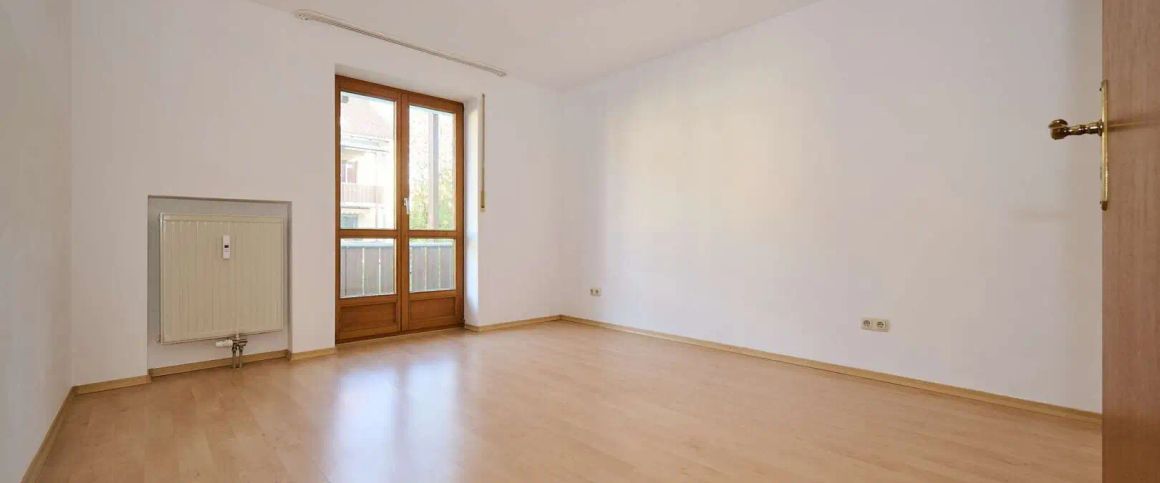 2-Zimmer-Wohnung in ruhiger Lage von Straubing – mit Balkon, Loggia und Tiefgaragenstellplatz - Foto 1