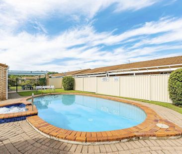 Spacious One-Bedroom Ground Floor Unit! - Photo 4