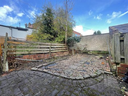 2 bedroom terraced house to rent - Photo 3