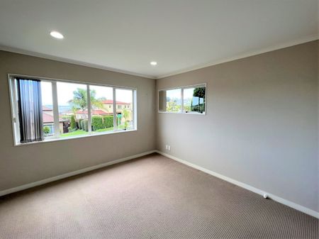 1 Solstone Place, Flat Bush, Auckland - Photo 2