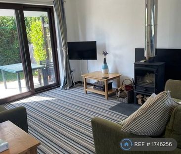 2 bedroom semi-detached house to rent - Photo 2