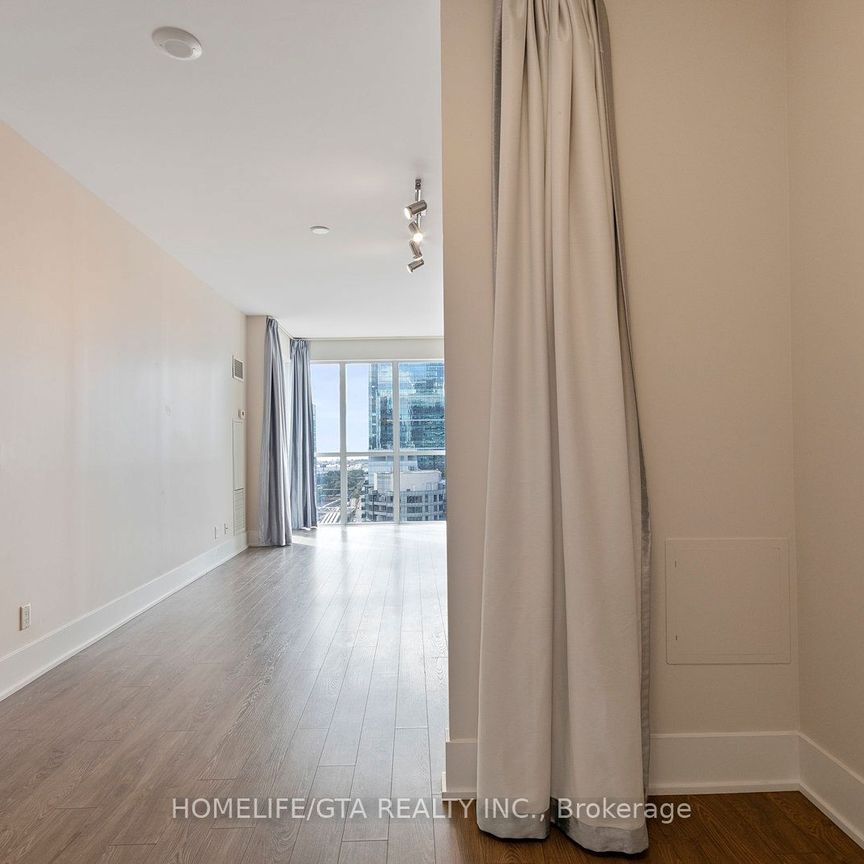 300 Front Street Lofts 300 , #2813 - Photo 1