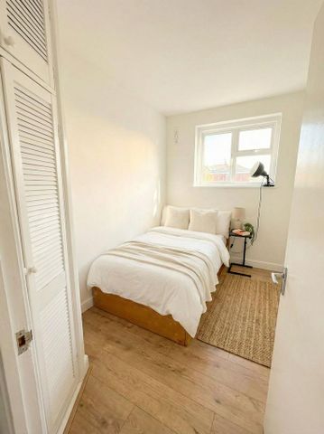 1 bedroom in a house share to rent - Photo 3