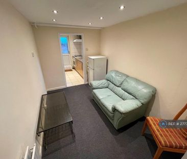 2 bedroom maisonette to rent - Photo 1