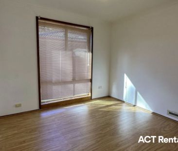 2 Littler Place, Banks ACT 2906 - House For Rent | Domain - Photo 5