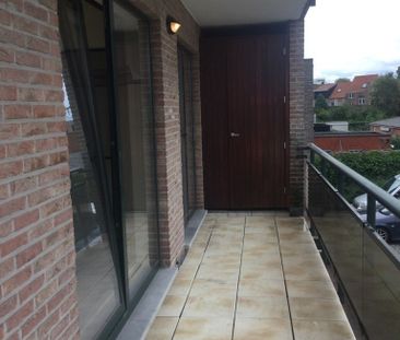 - Sint-Niklaas – Knus appartement met terras en garage - Photo 3
