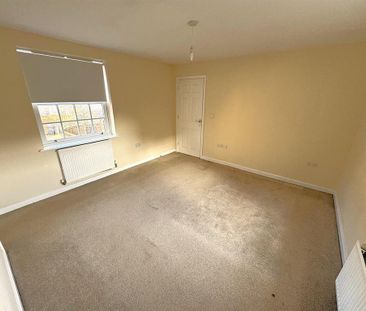 4 bedroom semi-detached house to rent - Photo 5