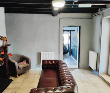 One-Bedroom House share - Photo 6