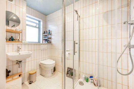 1 bedroom ground floor flat to rent - Photo 2