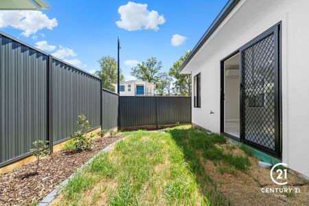 Modern Single Level Living in the Heart of Box Hill for Lease - Photo 3