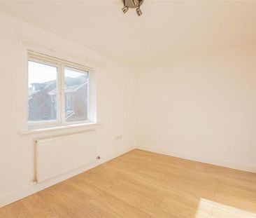 2 bedroom semi-detached house to rent - Photo 4