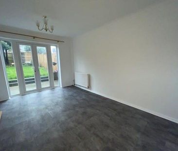 3 bedroom detached house to rent - Photo 2